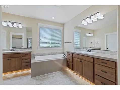 12708 Aspenwood Lane Oregon City OR 97045