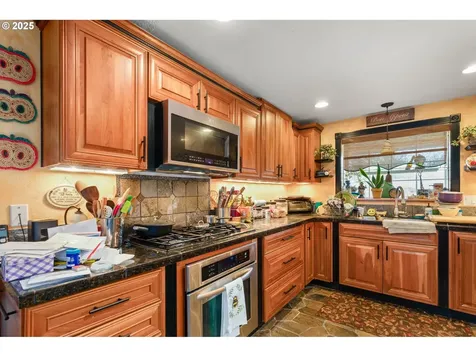 270 SE Robin Way Gresham OR 97080