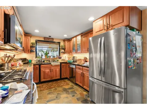 270 SE Robin Way Gresham OR 97080