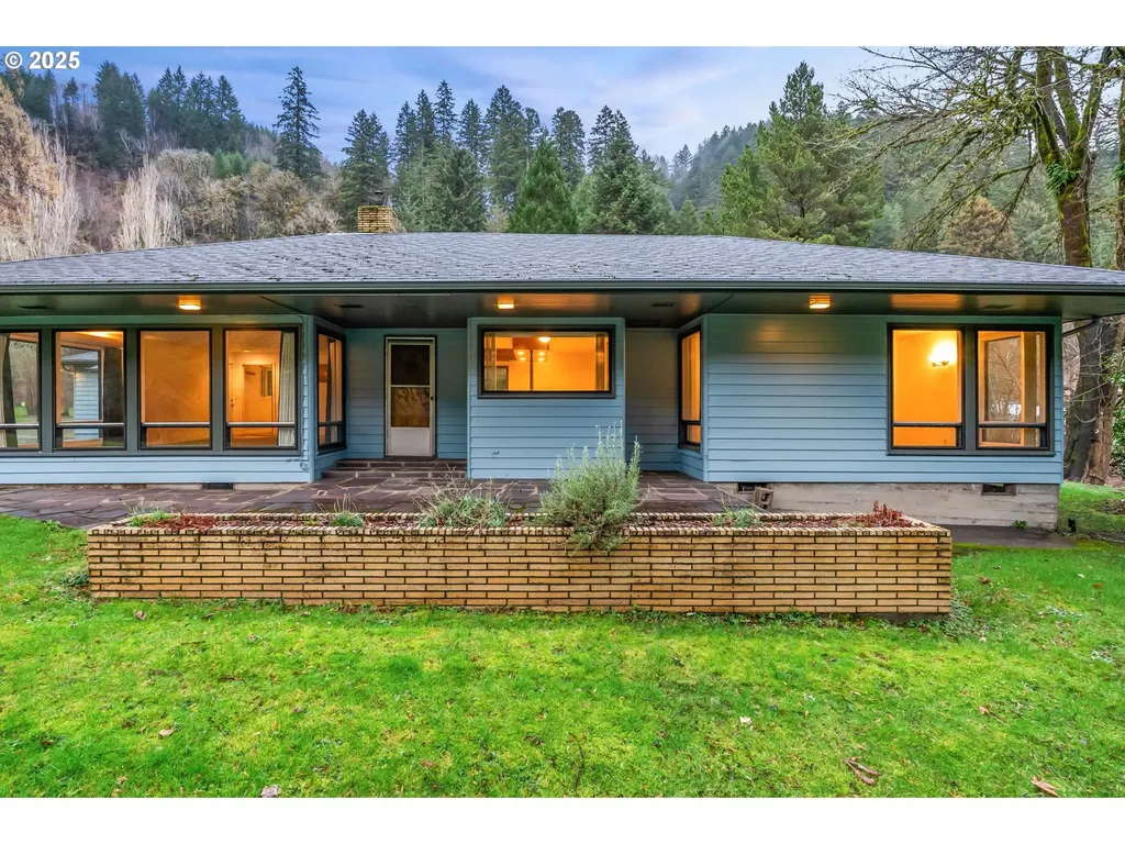 11047 E Mapleton Road Mapleton OR 97453