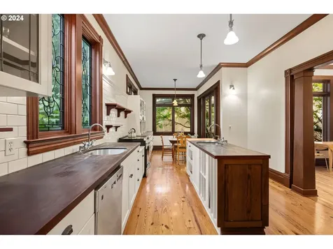 2225 NE 15th Avenue Portland OR 97212