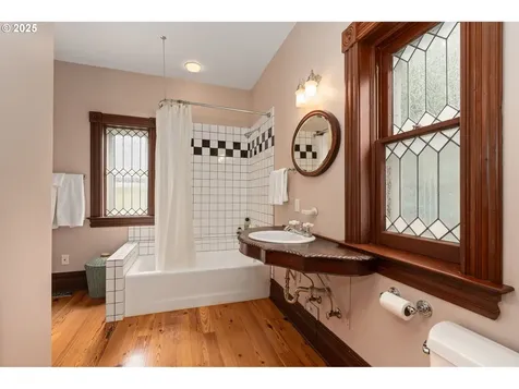 2225 NE 15th Avenue Portland OR 97212