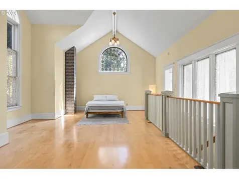 2225 NE 15th Avenue Portland OR 97212