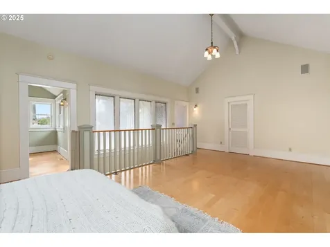 2225 NE 15th Avenue Portland OR 97212