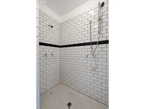 2225 NE 15th Avenue Portland OR 97212