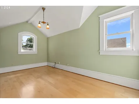 2225 NE 15th Avenue Portland OR 97212