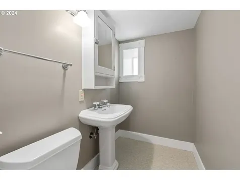 2225 NE 15th Avenue Portland OR 97212