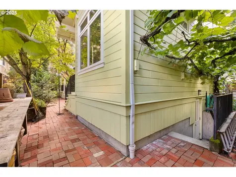2225 NE 15th Avenue Portland OR 97212