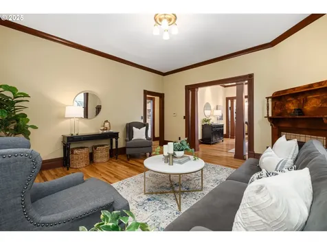 2225 NE 15th Avenue Portland OR 97212