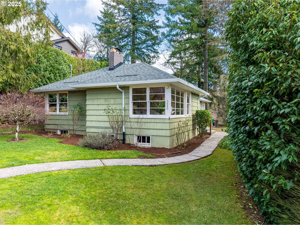 5840 SW Cheltenham Drive Portland OR 97239