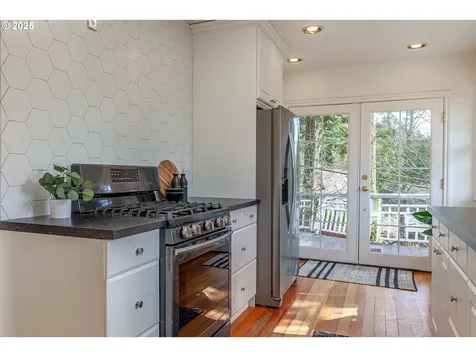 5840 SW Cheltenham Drive Portland OR 97239
