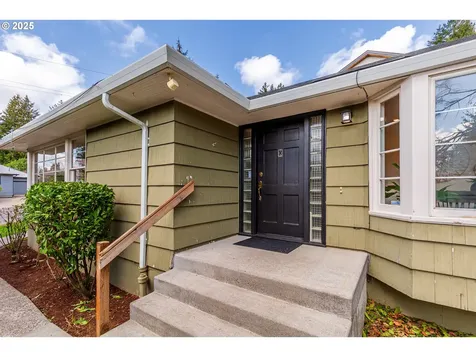 5840 SW Cheltenham Drive Portland OR 97239