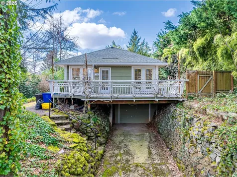 5840 SW Cheltenham Drive Portland OR 97239