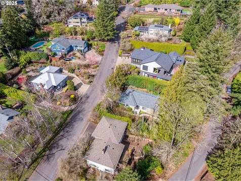 5840 SW Cheltenham Drive Portland OR 97239
