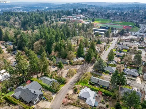 5840 SW Cheltenham Drive Portland OR 97239
