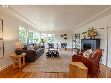 5840 SW Cheltenham Drive Portland OR 97239