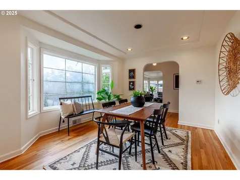 5840 SW Cheltenham Drive Portland OR 97239