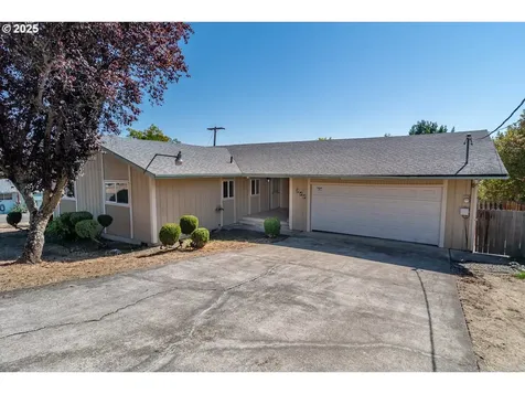 310 NW Lost Lane Winston OR 97496
