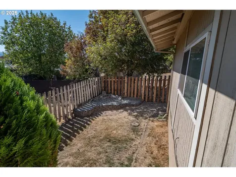 310 NW Lost Lane Winston OR 97496