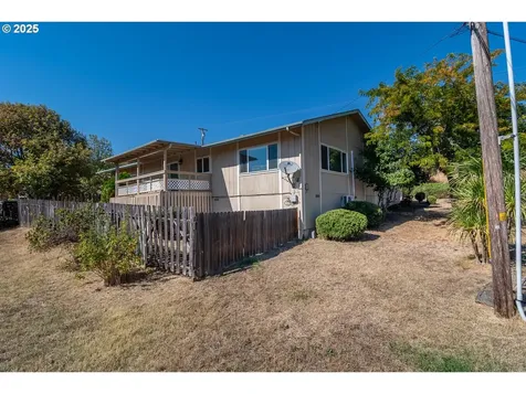 310 NW Lost Lane Winston OR 97496