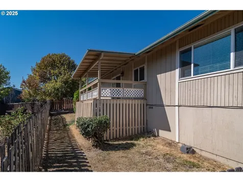 310 NW Lost Lane Winston OR 97496