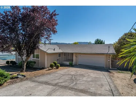 310 NW Lost Lane Winston OR 97496