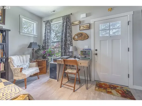 1964 Audubon Avenue SE Salem OR 97302