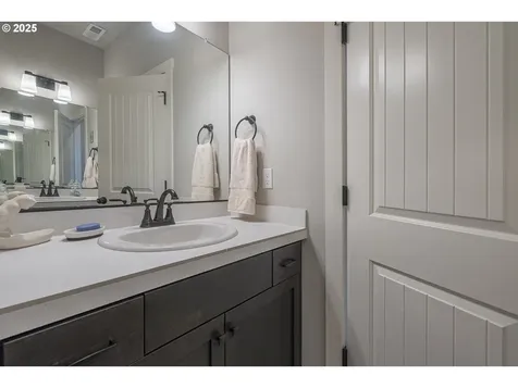 1964 Audubon Avenue SE Salem OR 97302