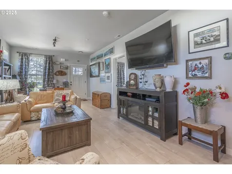 1964 Audubon Avenue SE Salem OR 97302