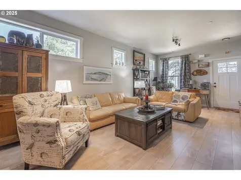 1964 Audubon Avenue SE Salem OR 97302