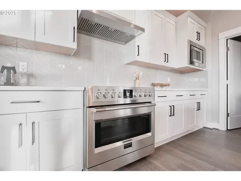 6763 SW Orchid Street Portland OR 97223