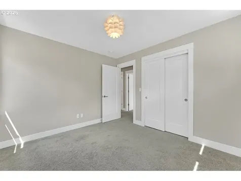6763 SW Orchid Street Portland OR 97223