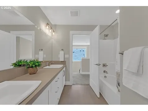 6763 SW Orchid Street Portland OR 97223