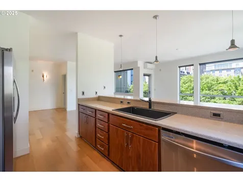 1125 NW 9th Avenue Portland OR 97209