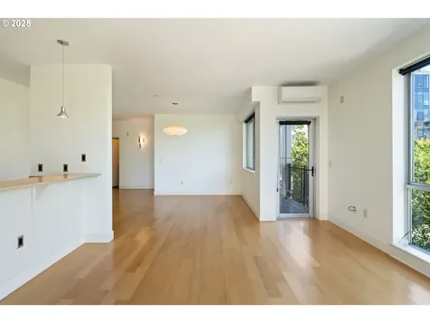 1125 NW 9th Avenue Portland OR 97209