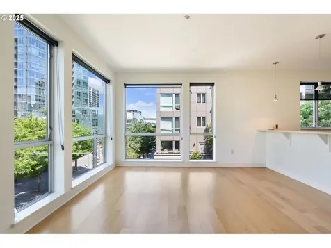 1125 NW 9th Avenue Portland OR 97209