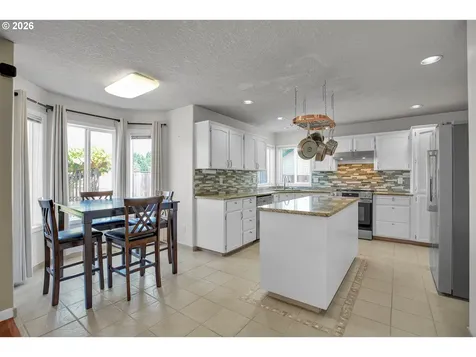 565 NE Lenox Street Hillsboro OR 97124