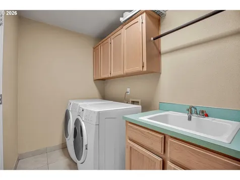 565 NE Lenox Street Hillsboro OR 97124