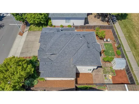 565 NE Lenox Street Hillsboro OR 97124