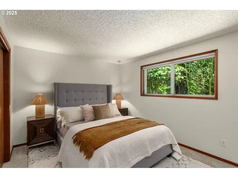 12449 SE Kelly Street Portland OR 97236