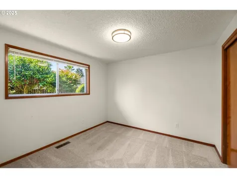 12449 SE Kelly Street Portland OR 97236