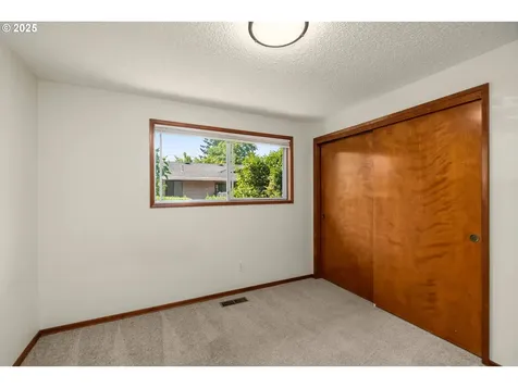 12449 SE Kelly Street Portland OR 97236