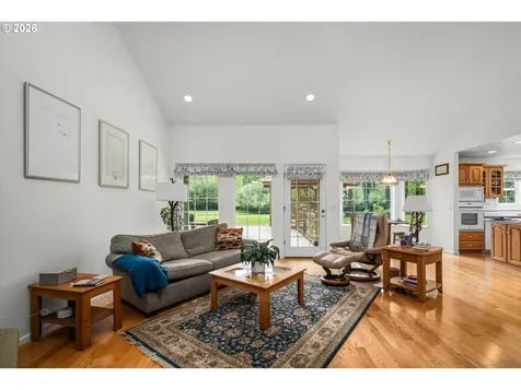 85181 Sarvis Berry Lane Eugene OR 97405