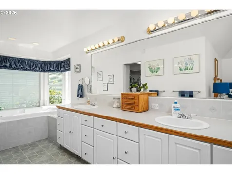 85181 Sarvis Berry Lane Eugene OR 97405