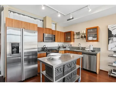1221 SW 10th Avenue Portland OR 97205