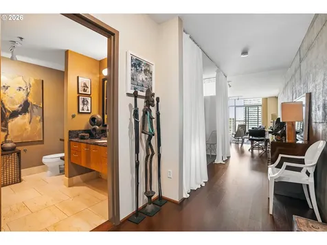 1221 SW 10th Avenue Portland OR 97205