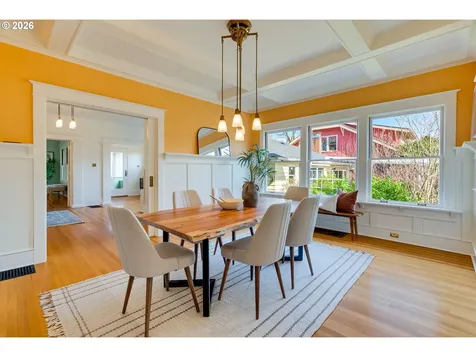 2104 SE Elliott Avenue Portland OR 97214