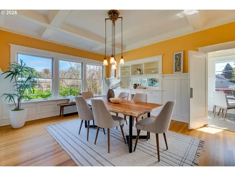 2104 SE Elliott Avenue Portland OR 97214