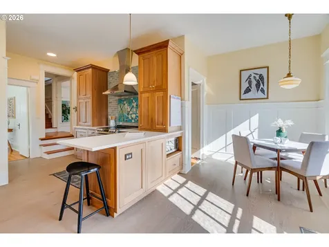2104 SE Elliott Avenue Portland OR 97214