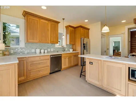 2104 SE Elliott Avenue Portland OR 97214